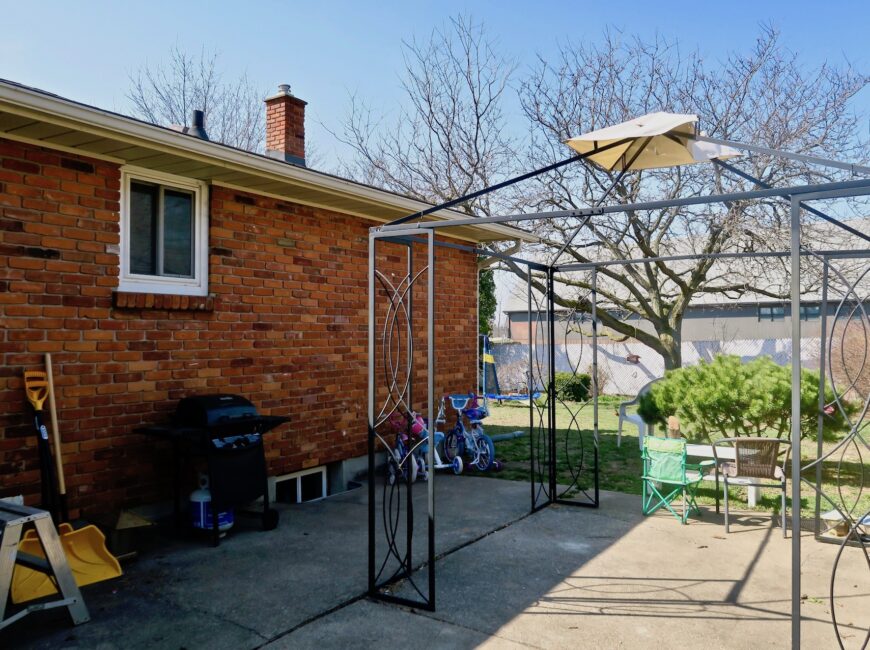 **SECORD WOODS** Beautiful 2 Bedroom!!