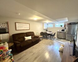 **SECORD WOODS** Beautiful 2 Bedroom!!