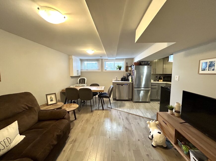 **SECORD WOODS** Beautiful 2 Bedroom!!