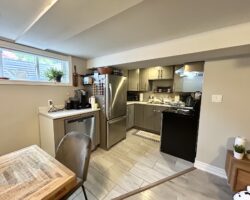**SECORD WOODS** Beautiful 2 Bedroom!!