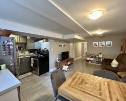 **SECORD WOODS** Beautiful 2 Bedroom!!