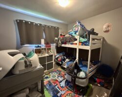 **NORTH END** Main Floor 3 Bedroom Apartment!!