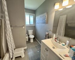 **NORTH END** Main Floor 3 Bedroom Apartment!!