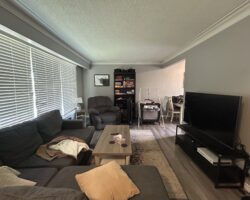 **NORTH END** Main Floor 3 Bedroom Apartment!!