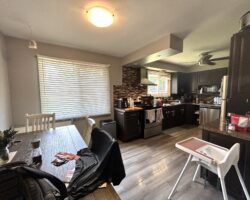 **NORTH END** Main Floor 3 Bedroom Apartment!!