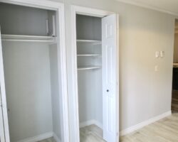 **RENOVATED** 1 Bedroom Unit in Welland!!