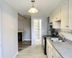 **RENOVATED** 1 Bedroom Unit in Welland!!
