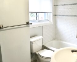 **RENOVATED** 1 Bedroom Unit in Welland!!
