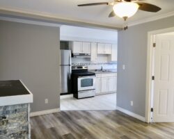 **RENOVATED** 1 Bedroom Unit in Welland!!