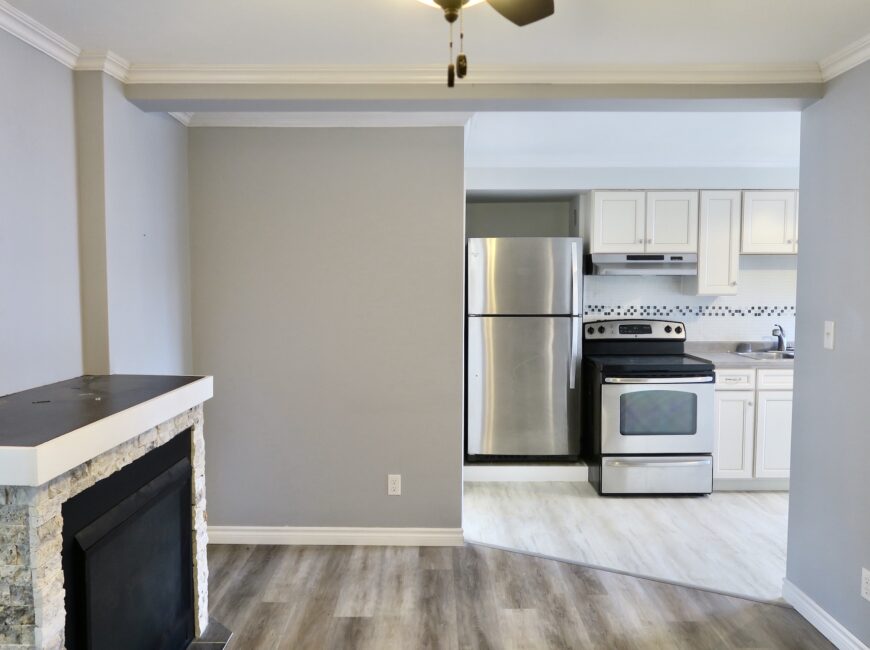 **RENOVATED** 1 Bedroom Unit in Welland!!