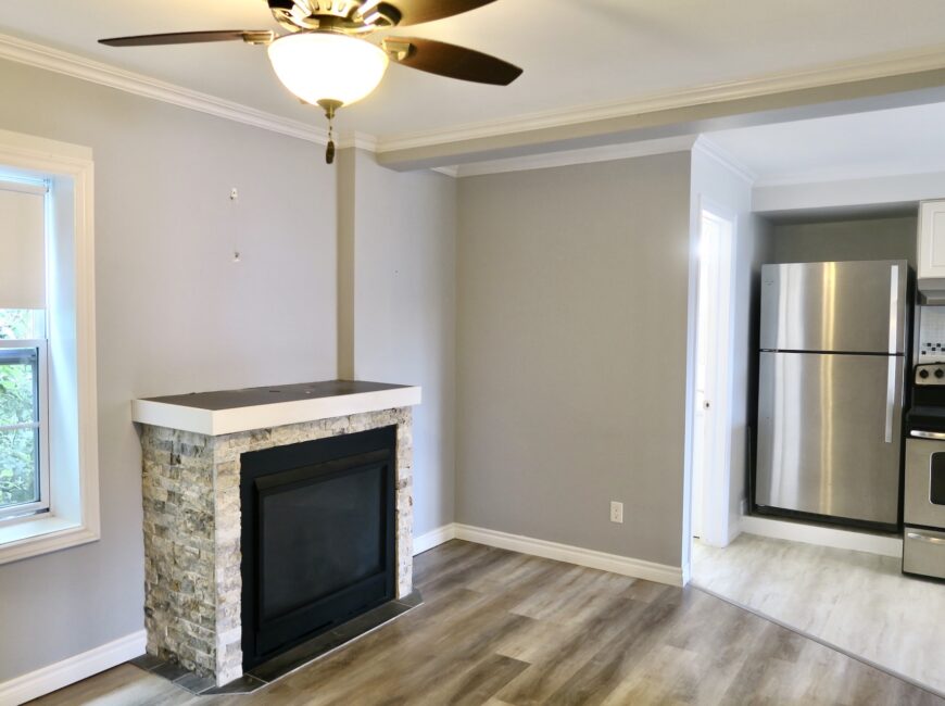 **RENOVATED** 1 Bedroom Unit in Welland!!