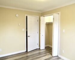 **RENOVATED** 1 Bedroom Unit in Welland!!