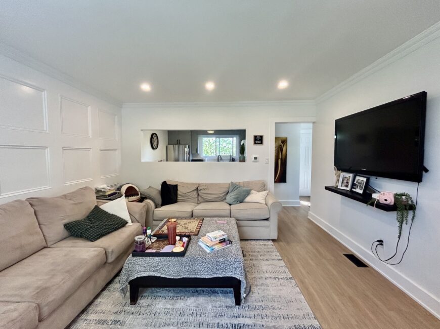 **SECORD WOODS** Modern 3 Bedroom Home!!
