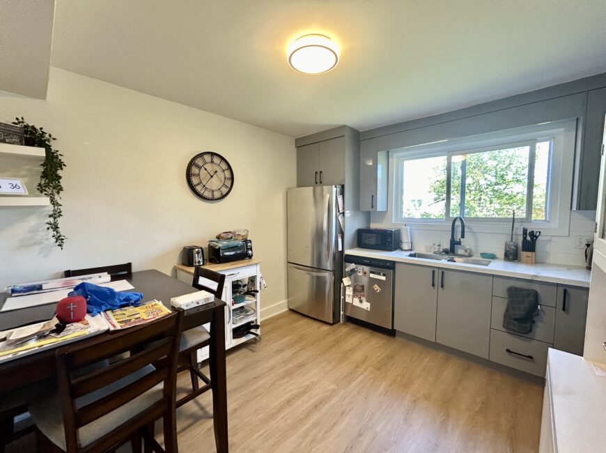 **SECORD WOODS** Modern 3 Bedroom Home!!