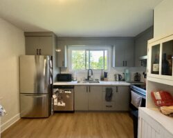 **SECORD WOODS** Modern 3 Bedroom Home!!