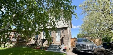 **SECORD WOODS** Modern 3 Bedroom Home!!