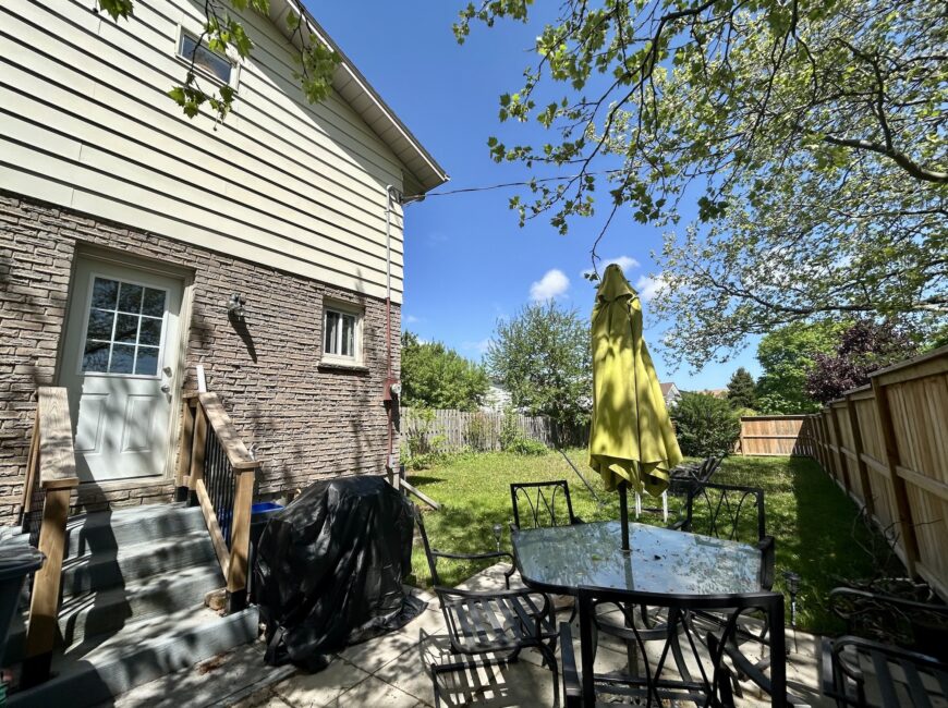 **SECORD WOODS** Modern 3 Bedroom Home!!