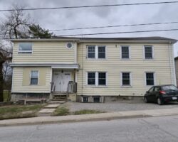 **SPACIOUS** 3 Bedroom Unit in Western Hill!!