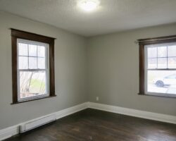 **SPACIOUS** 3 Bedroom Unit in Western Hill!!