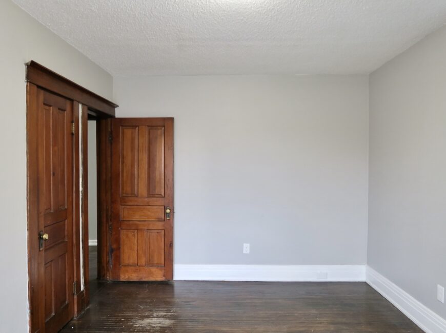 **SPACIOUS** 3 Bedroom Unit in Western Hill!!