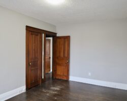 **SPACIOUS** 3 Bedroom Unit in Western Hill!!