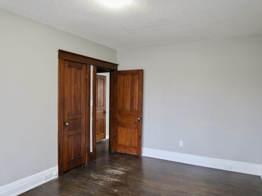 **SPACIOUS** 3 Bedroom Unit in Western Hill!!