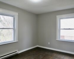 **SPACIOUS** 3 Bedroom Unit in Western Hill!!