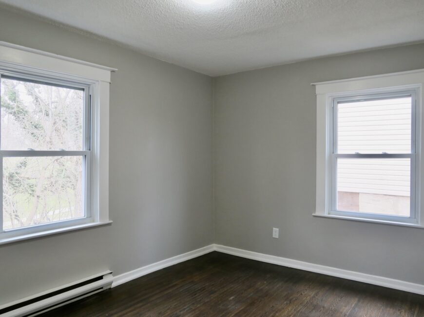 **SPACIOUS** 3 Bedroom Unit in Western Hill!!