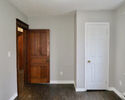 **SPACIOUS** 3 Bedroom Unit in Western Hill!!