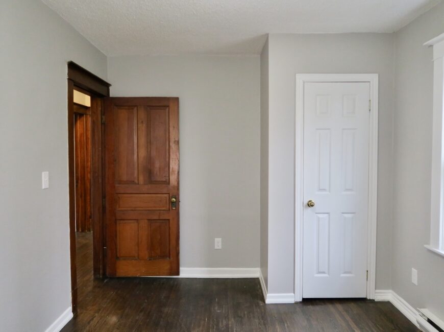 **SPACIOUS** 3 Bedroom Unit in Western Hill!!