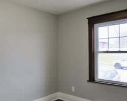 **SPACIOUS** 3 Bedroom Unit in Western Hill!!