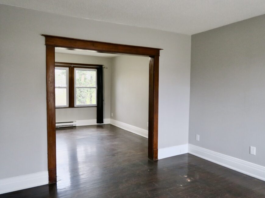 **SPACIOUS** 3 Bedroom Unit in Western Hill!!