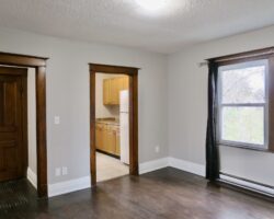 **SPACIOUS** 3 Bedroom Unit in Western Hill!!