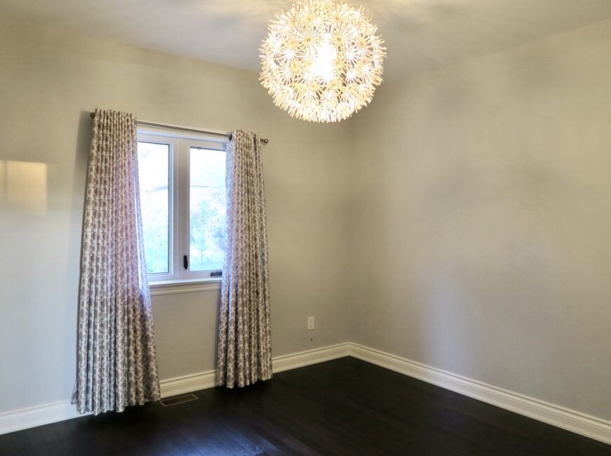 **CUSTOM BUILT** 4 Bed 3.5 Bath Home in St. Davids!!