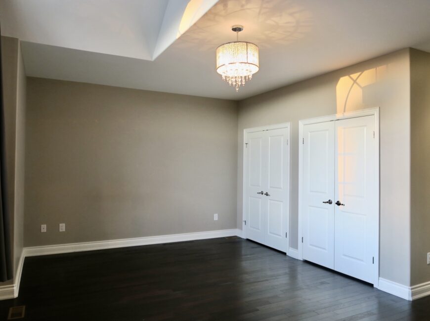 **CUSTOM BUILT** 4 Bed 3.5 Bath Home in St. Davids!!