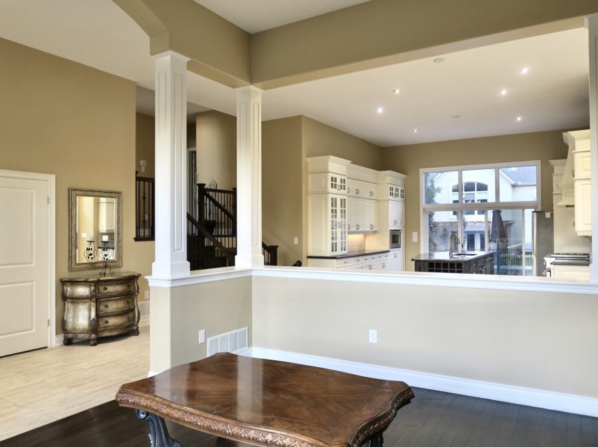 **CUSTOM BUILT** 4 Bed 3.5 Bath Home in St. Davids!!