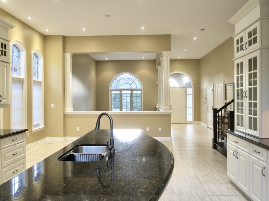 **CUSTOM BUILT** 4 Bed 3.5 Bath Home in St. Davids!!