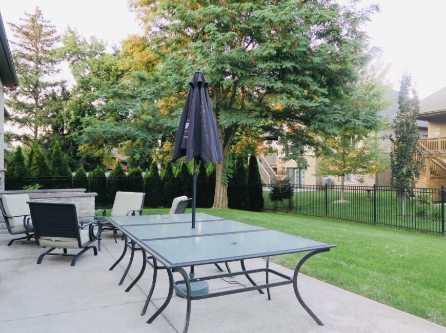**CUSTOM BUILT** 4 Bed 3.5 Bath Home in St. Davids!!