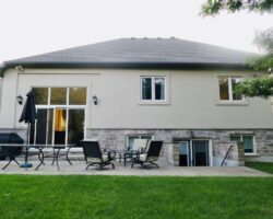 **CUSTOM BUILT** 4 Bed 3.5 Bath Home in St. Davids!!