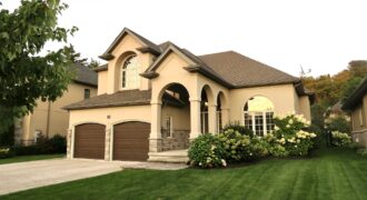 **CUSTOM BUILT** 4 Bed 3.5 Bath Home in St. Davids!!