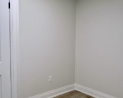 **STUNNING** Modern 2 Bedroom Unit!!