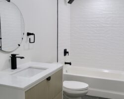 **STUNNING** Modern 2 Bedroom Unit!!