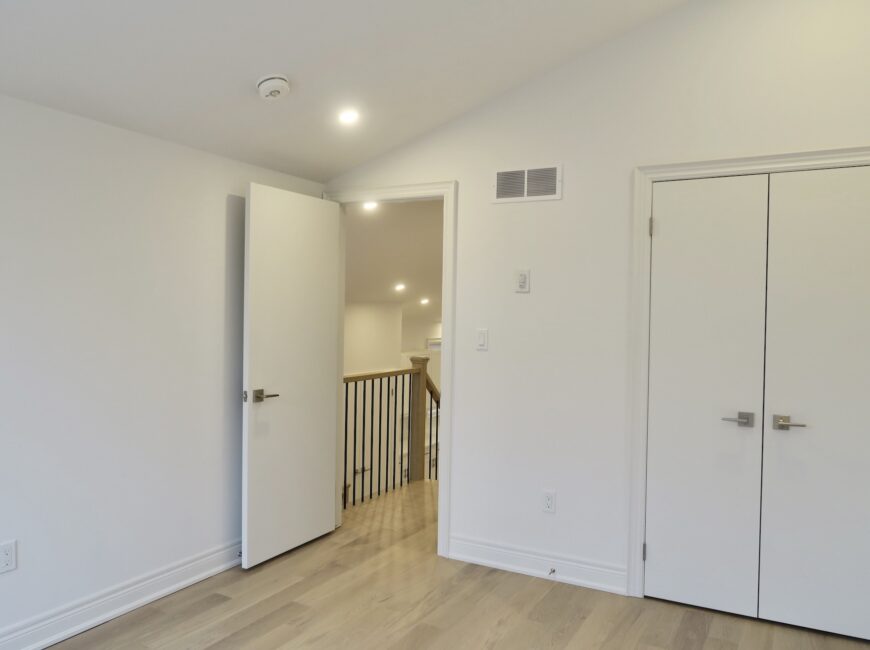 **NEWER BUILD** High End 2 Bedroom Unit!!