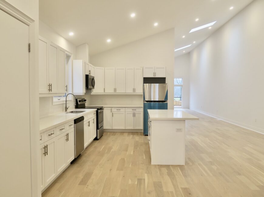 **NEWER BUILD** High End 2 Bedroom Unit!!