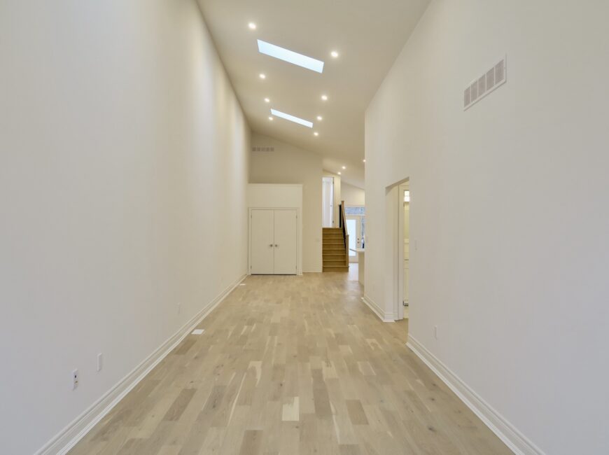 **NEWER BUILD** High End 2 Bedroom Unit!!