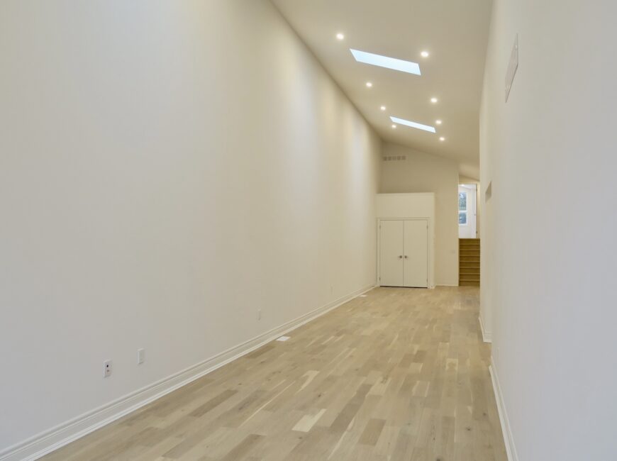 **NEWER BUILD** High End 2 Bedroom Unit!!