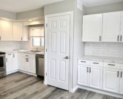 **BRIGHT & SPACIOUS** 2 Bedroom House!!