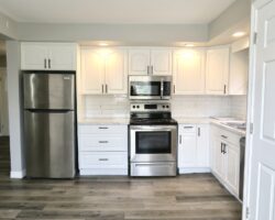 **BRIGHT & SPACIOUS** 2 Bedroom House!!