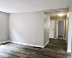 **BRIGHT & SPACIOUS** 2 Bedroom House!!