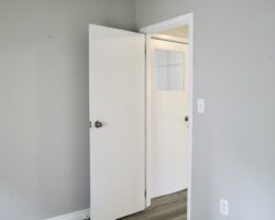 **BRIGHT & SPACIOUS** 2 Bedroom House!!